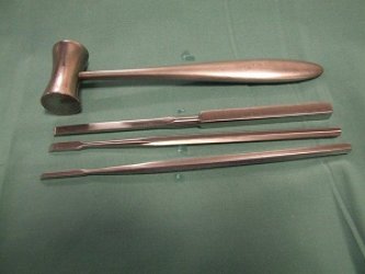 Veterinary Osteotome Set with Mallet